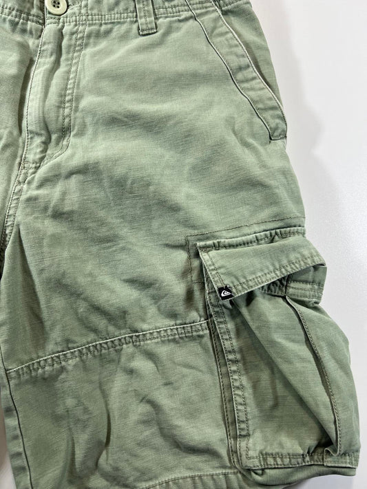 Vintage Quiksilver Men's Cargo Shorts Green Size Medium
