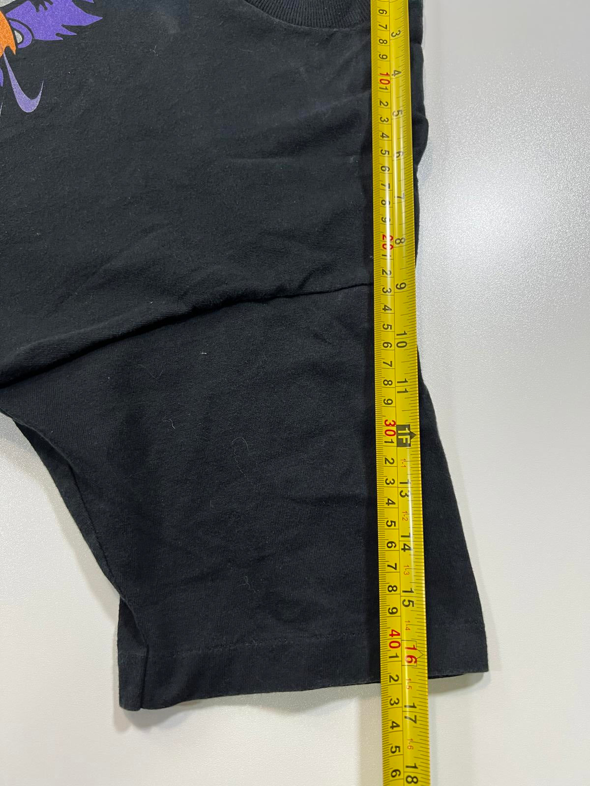 Vintage XL T-Shirt with Tasmanian Devil Graphic