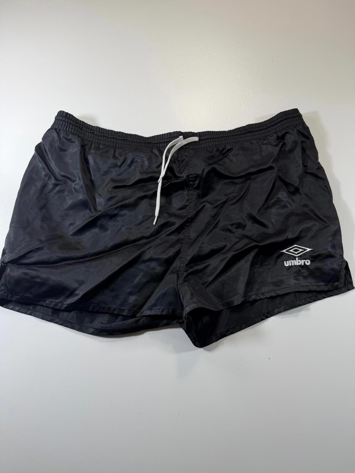 Umbro Black Athletic Shorts with Drawstring Waist L