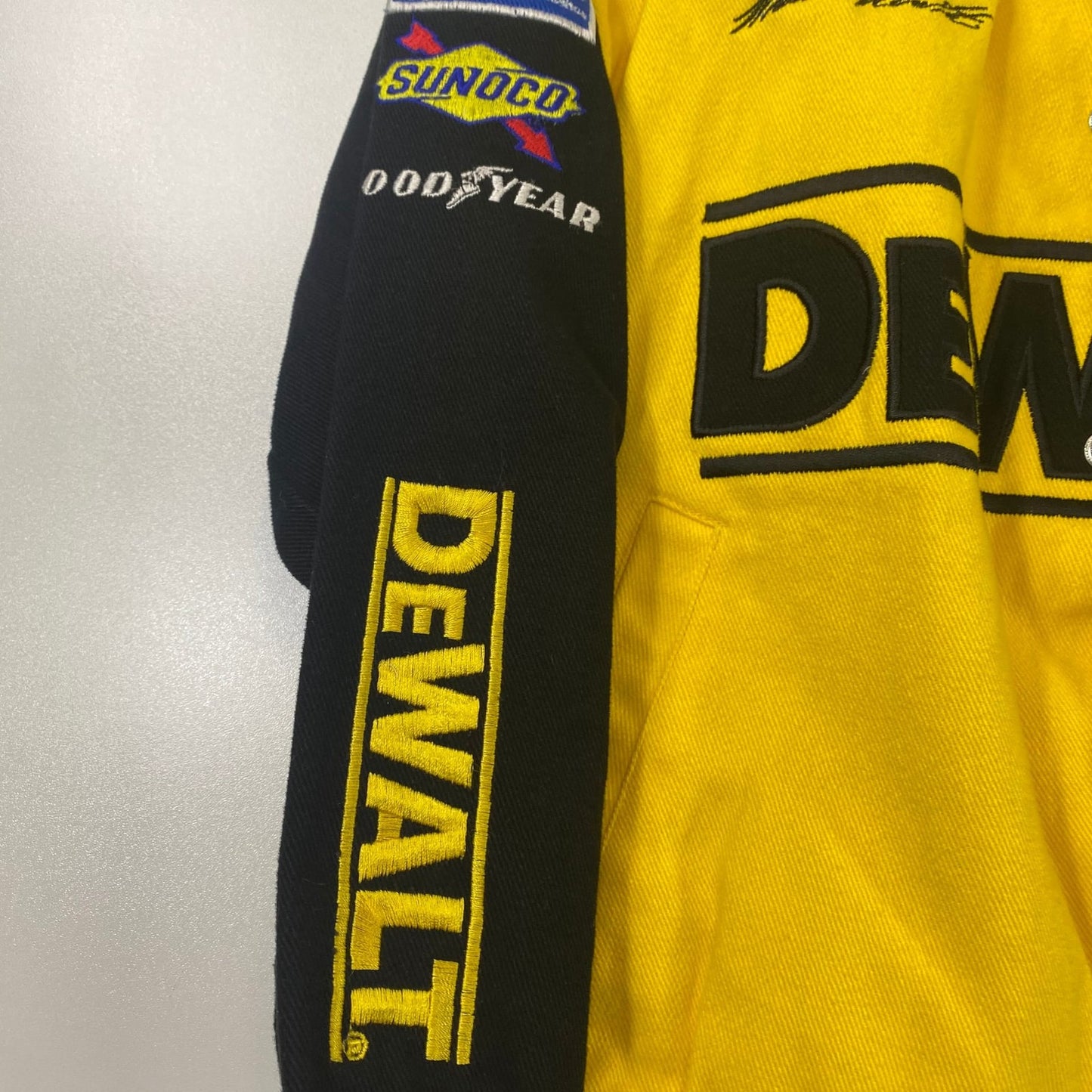 Vintage Nascar DeWALT X CARHARTT Racing Jacket X-Large Mens Yellow Matt Kenseth