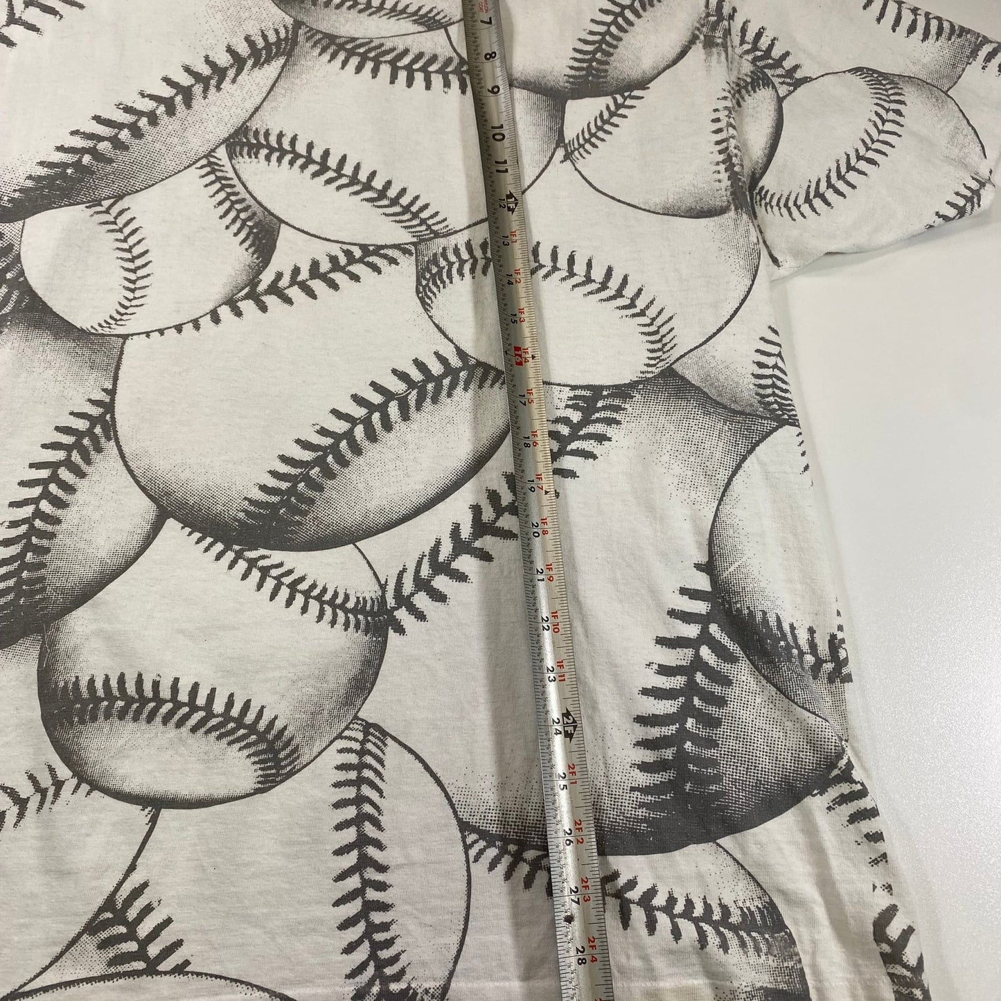 Vintage 1990s Looney Tunes Taz Chicago White Sox All Over Print T-shirt