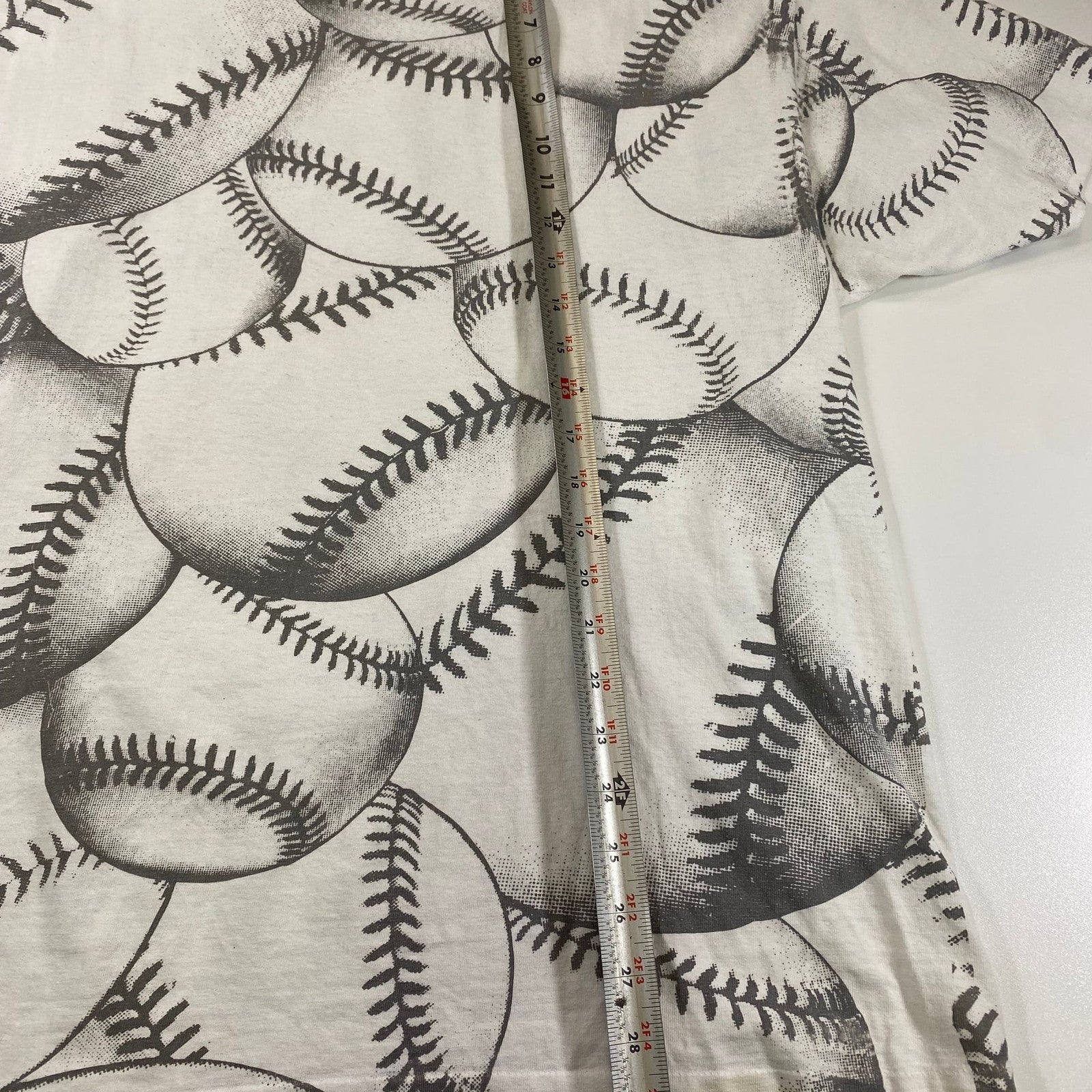 Vintage 1990s Looney Tunes Taz Chicago White Sox All Over Print T-shirt