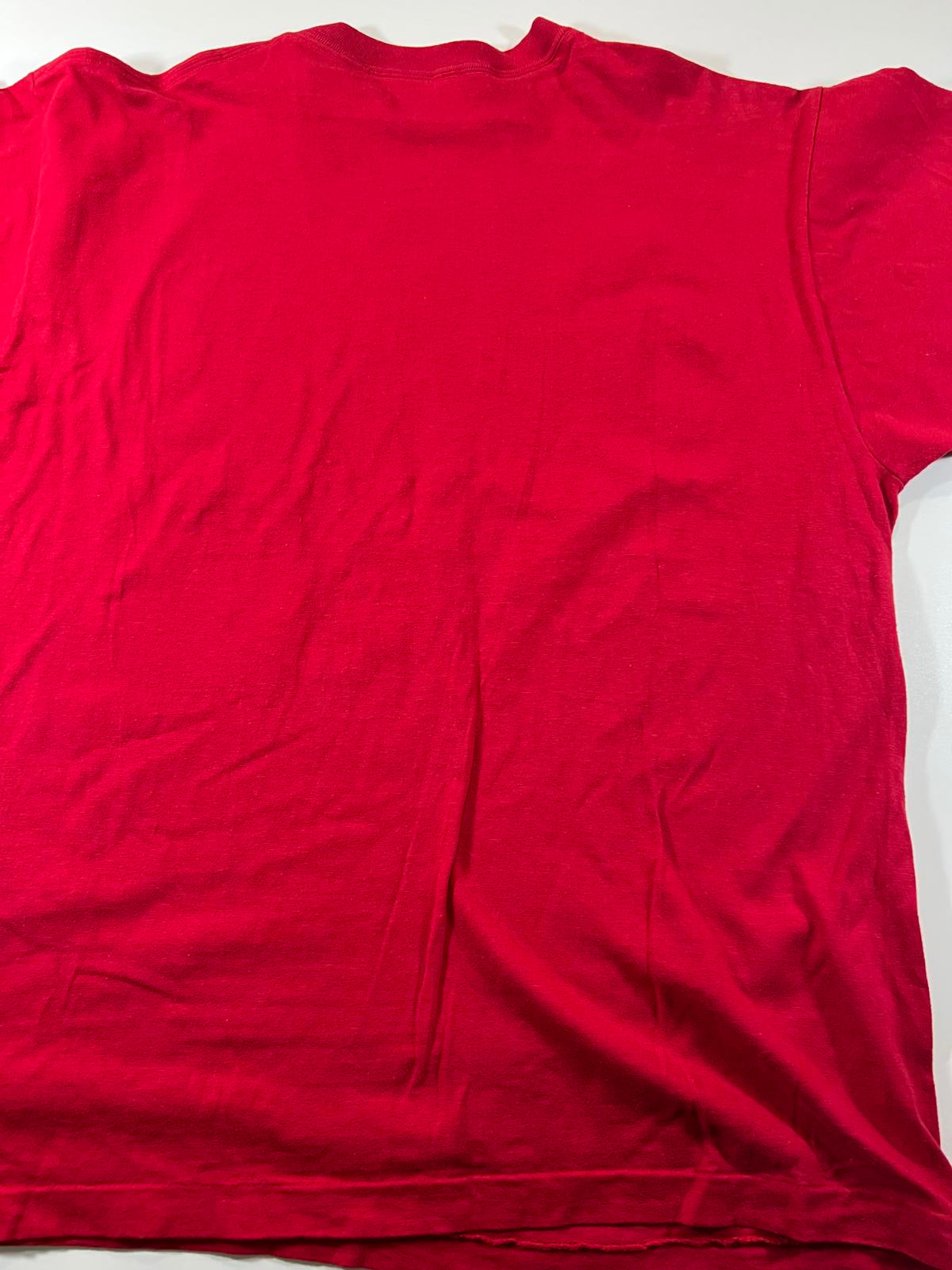 Looney Tunes Holiday Spirit Taz Red Graphic T-Shirt M