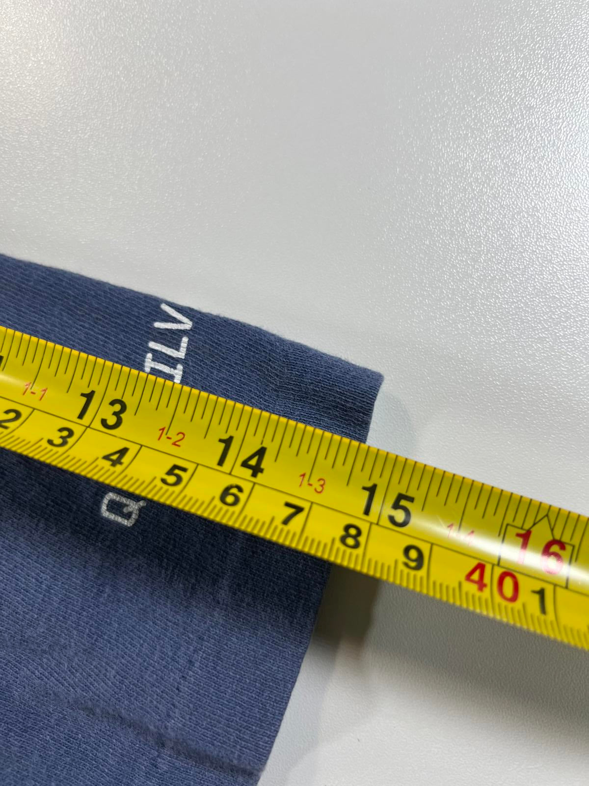 Vintage Quiksilver Navy Blue Graphic Logo T-Shirt