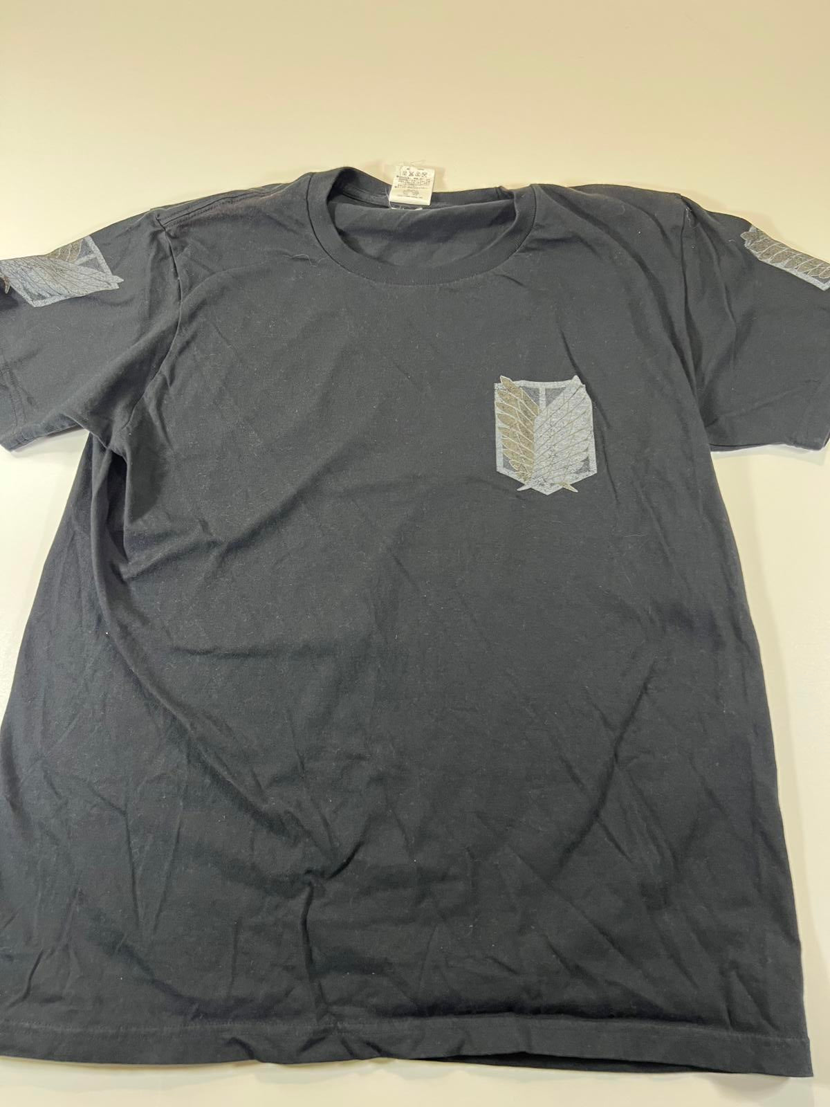 Attack on Titan survey corps graphic shirt size M