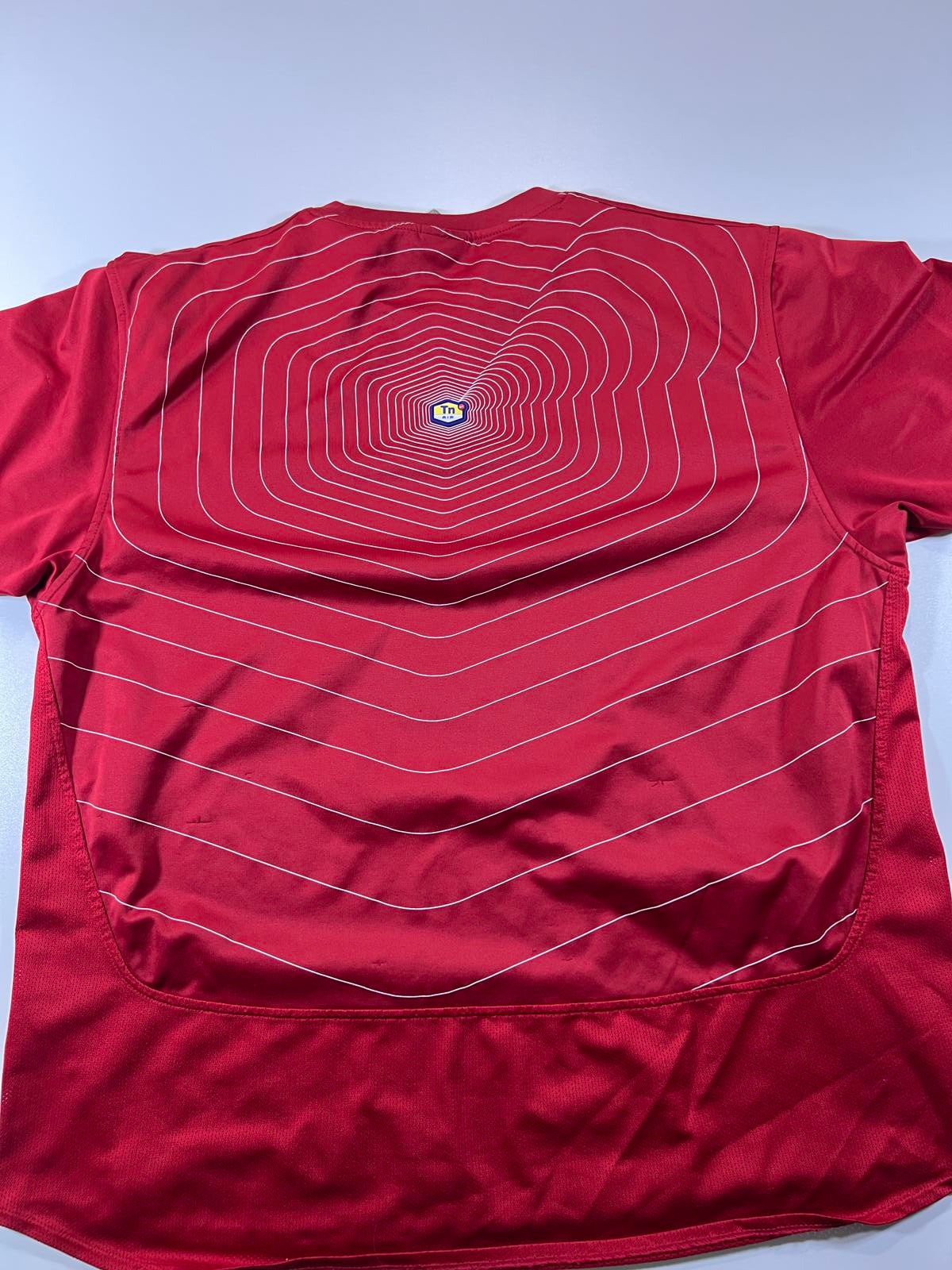 nike middle swoosh tee