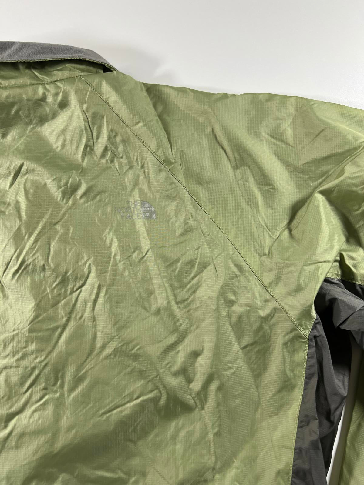 The North Face Women's Lightweight Nylon Jacket Size L