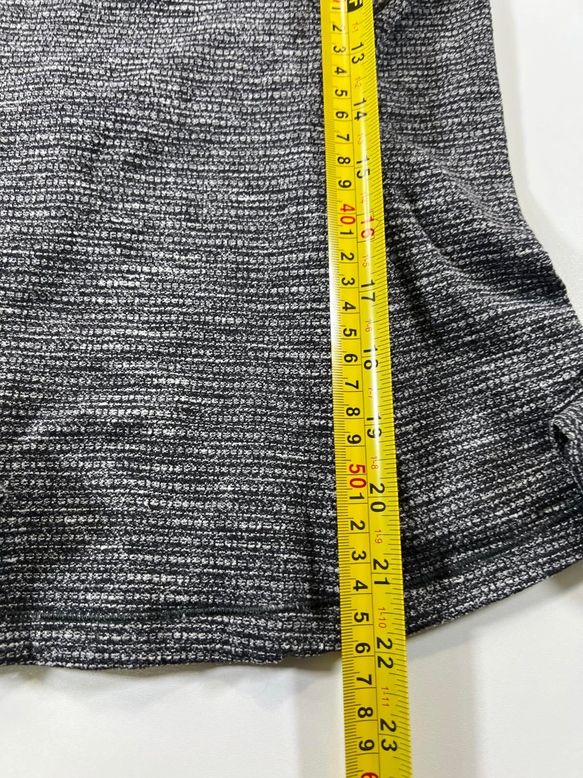 Lululemon Run Briskly 1/2 Zip Pullover in Coco Pique S