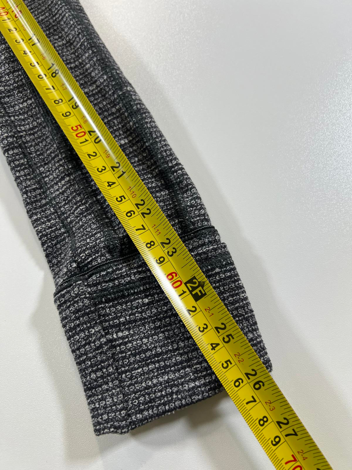 Lululemon Run Briskly 1/2 Zip Pullover in Coco Pique S