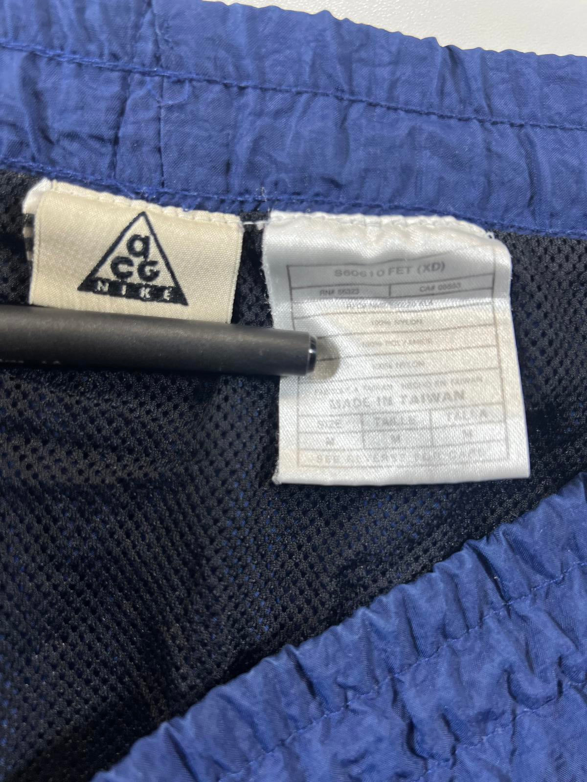 Vintage Nike ACG Men's Navy Blue Athletic Shorts