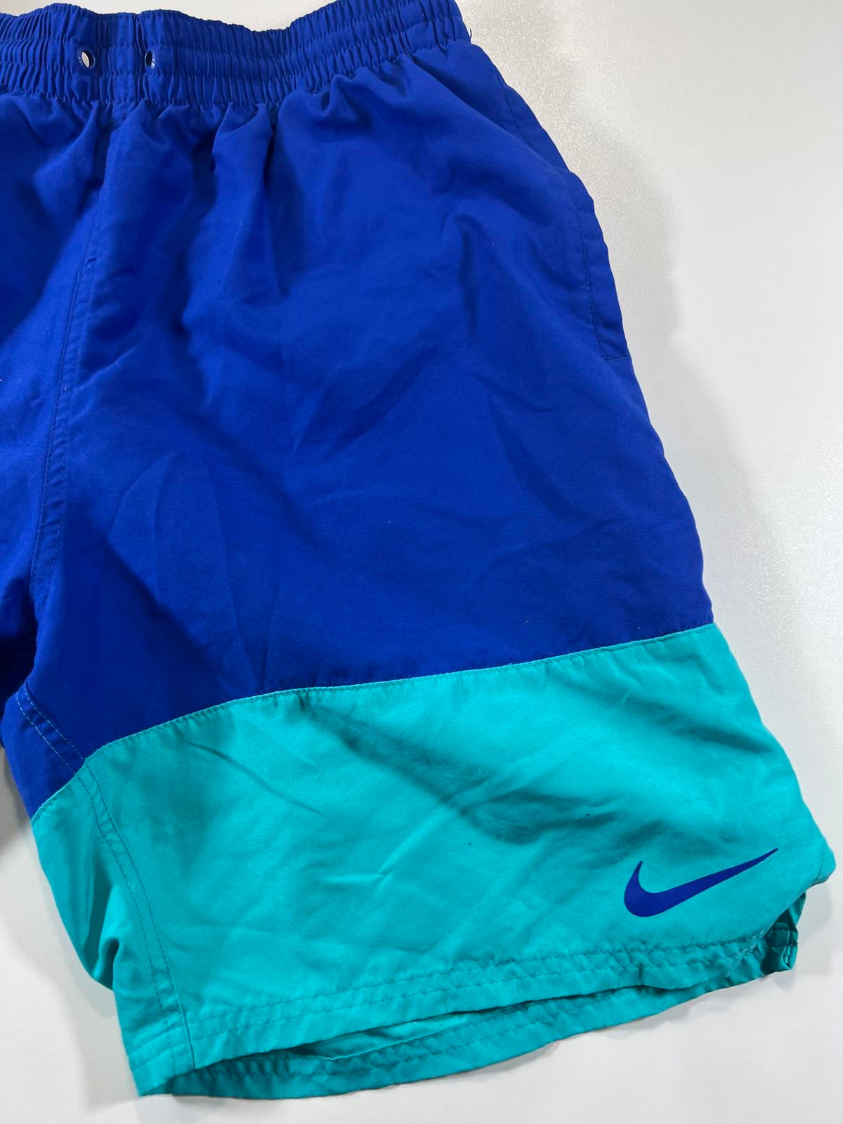 Nike Men's Blue and Turquoise Colourblock Athletic Shorts