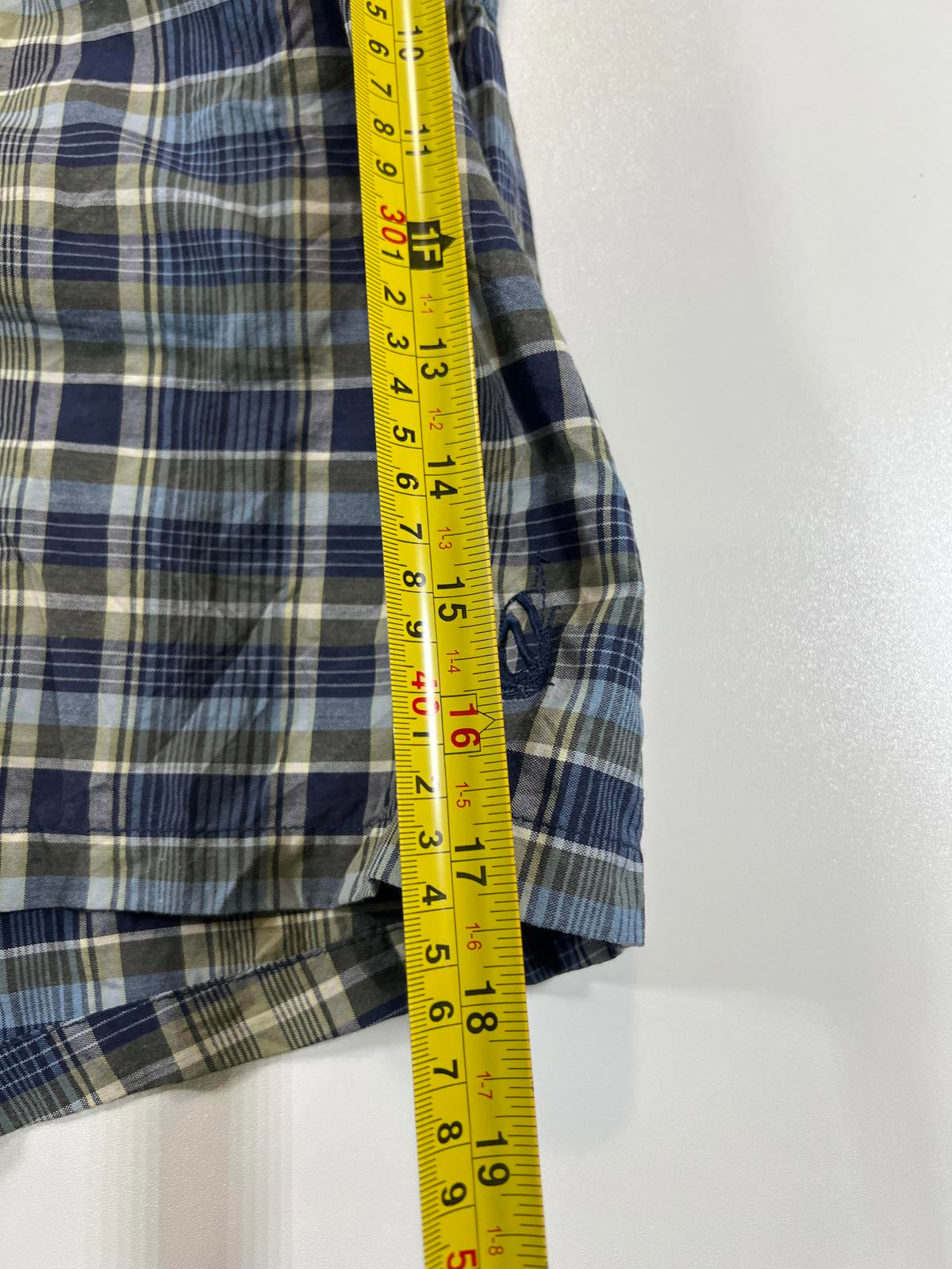 Nautica Men's Blue and Beige Plaid Shorts