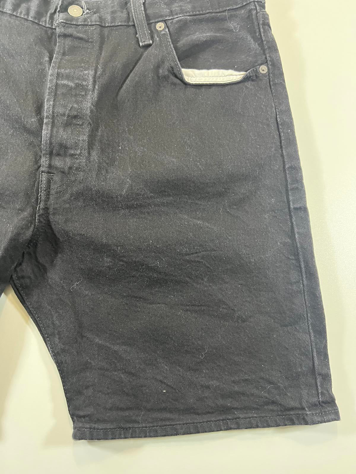 Vintage Levi’s 501 black Denim Shorts 40