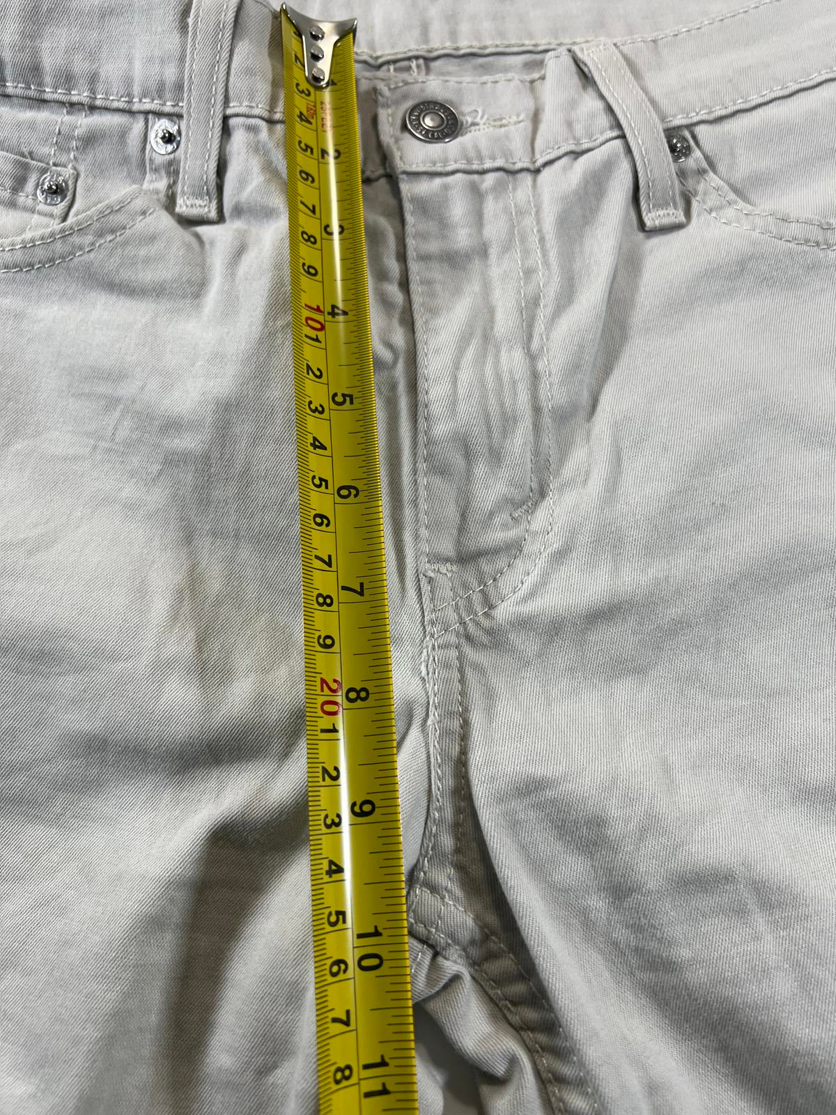 Vintage Levi’s 511 Men's Beige Casual Shorts 30