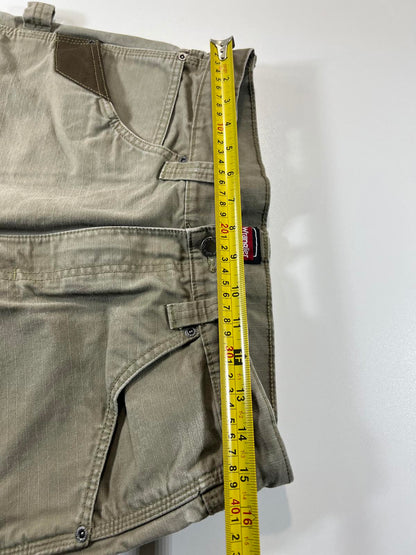 Vintage Wrangler Beige Cargo Shorts 32
