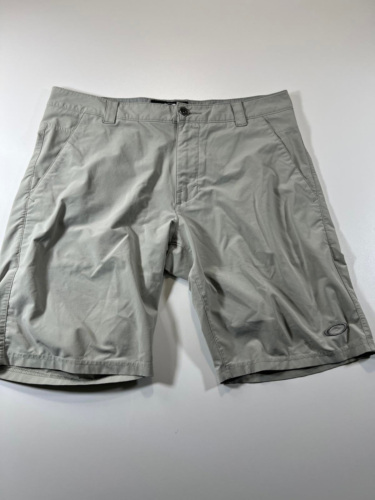 Oakley Men's Light Grey Casual Shorts