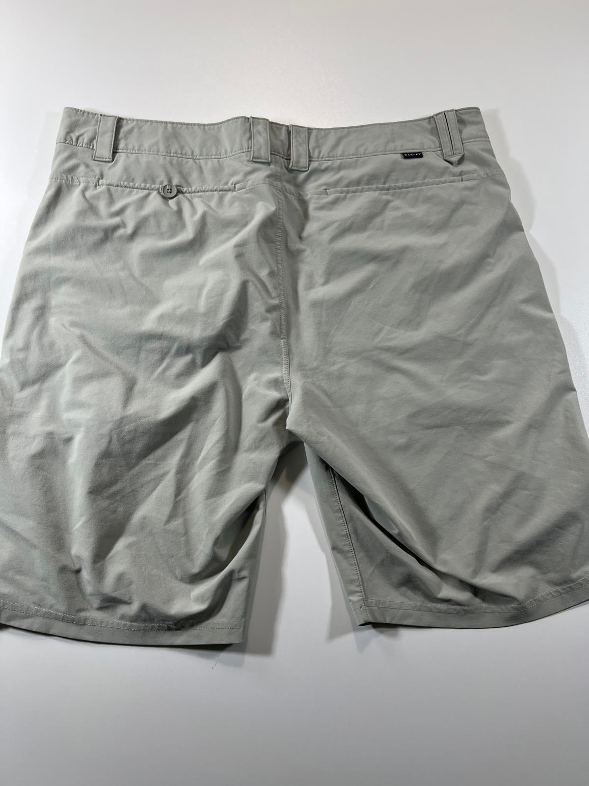 Oakley Men's Light Grey Casual Shorts