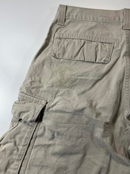 Vintage Levi’s Men's Beige Cargo Shorts 30