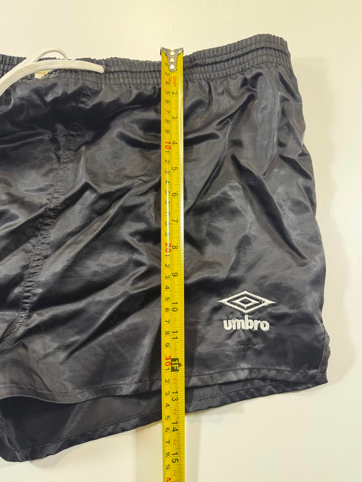 Umbro Black Athletic Shorts with Drawstring Waist L