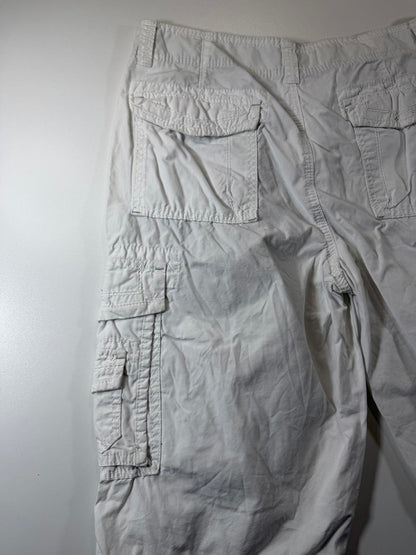 Unionbay White Cargo Shorts with Multiple Pockets 32