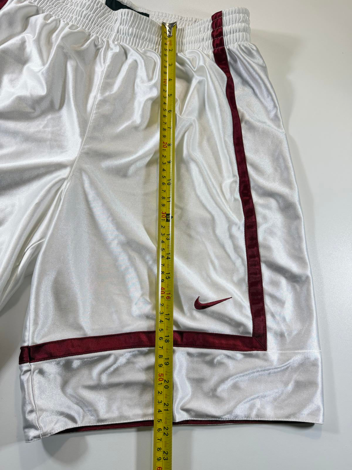 Nike White and Burgundy Athletic Basketball Shorts M