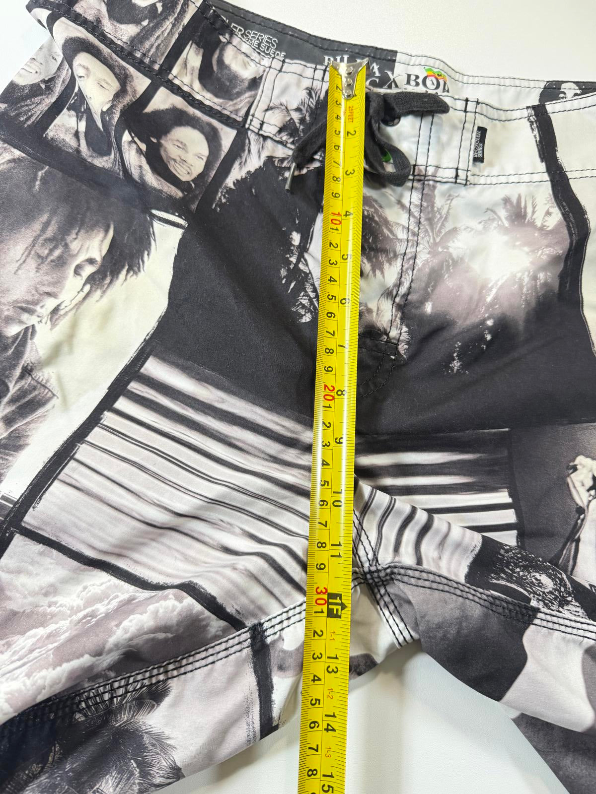 Billabong x Bob Marley Black and White Board Shorts M