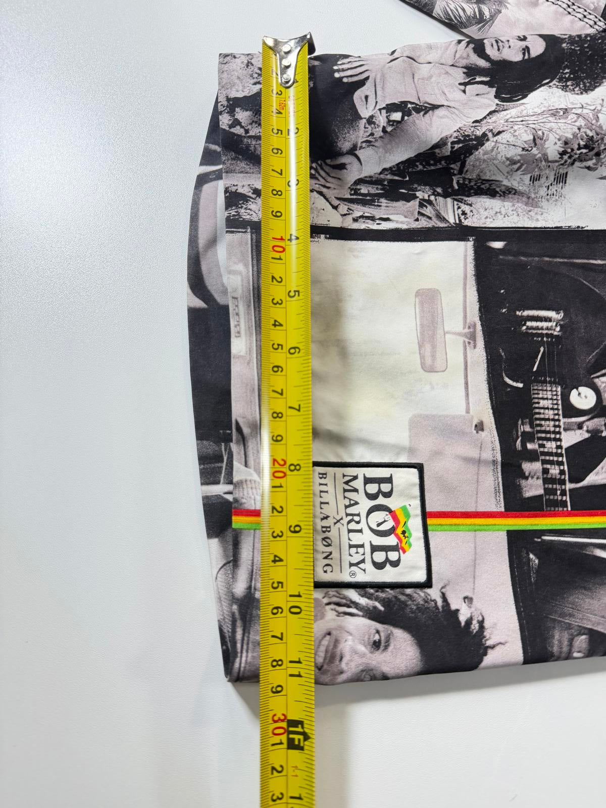 Billabong x Bob Marley Black and White Board Shorts M