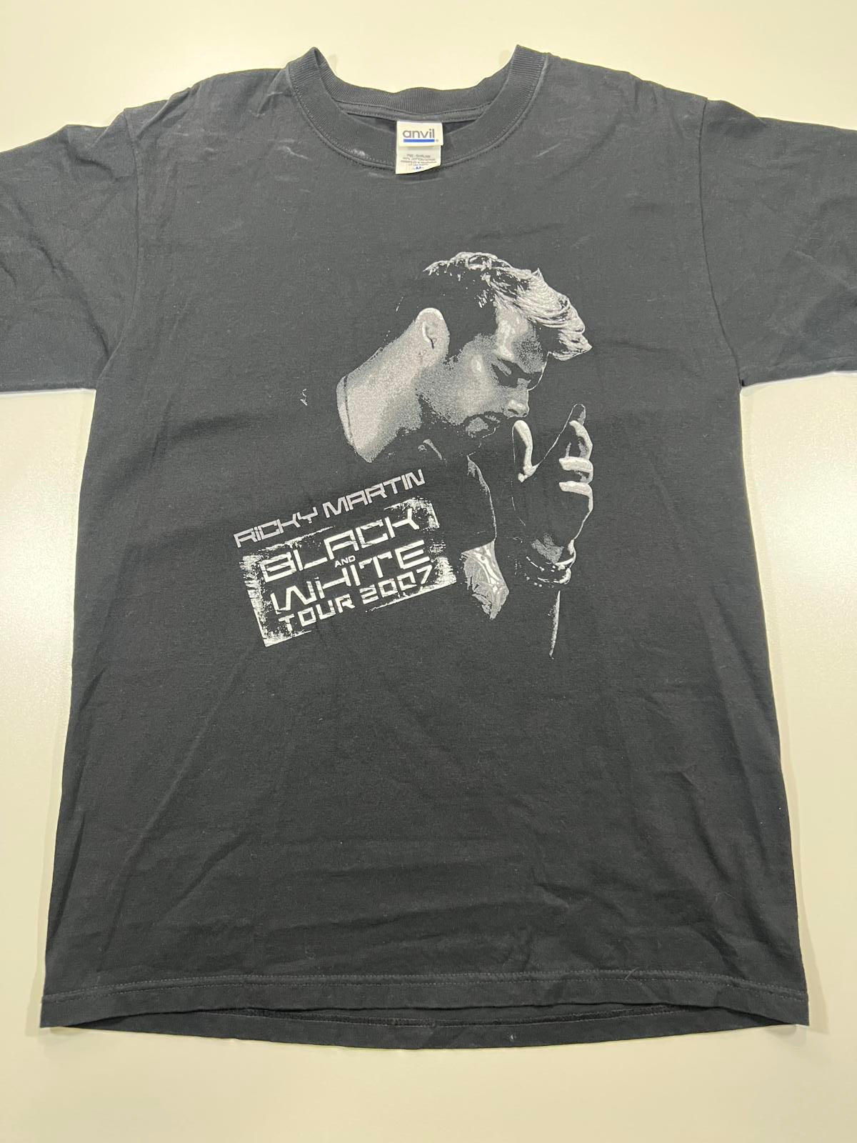 Ricky Martin Black and White Tour 2007 Graphic T-Shirt