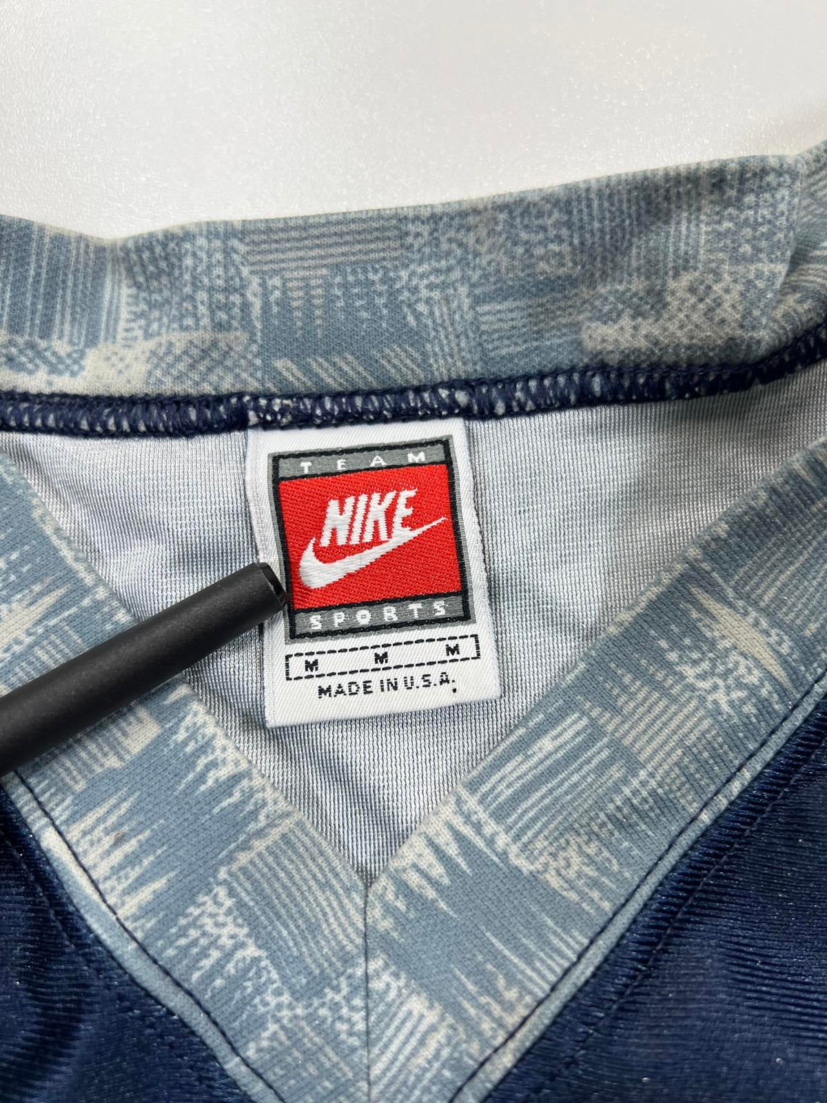 Vintage Nike Georgetown #33 Men's Basketball Jersey Medium