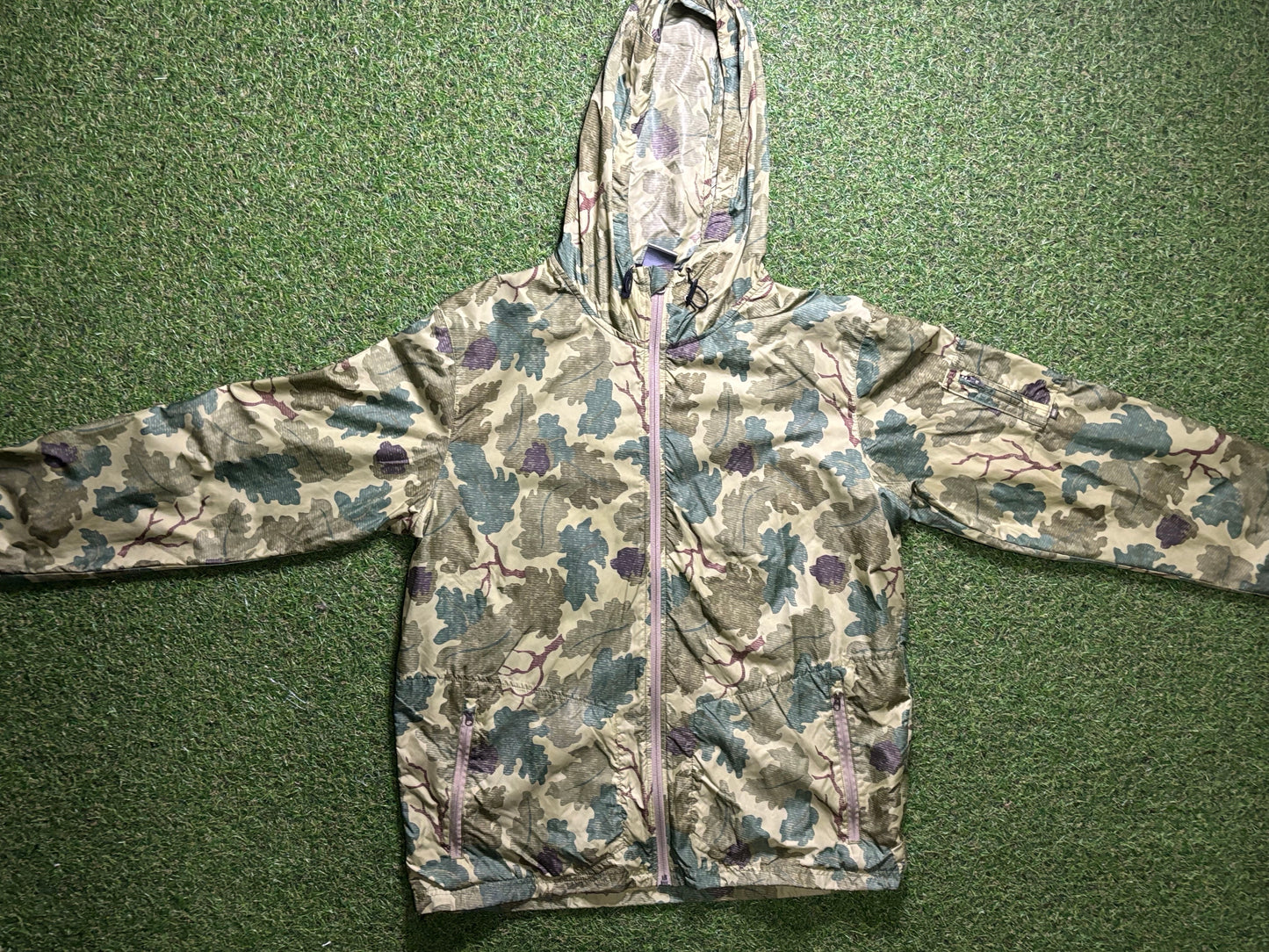 Camo nike zip up light jacket